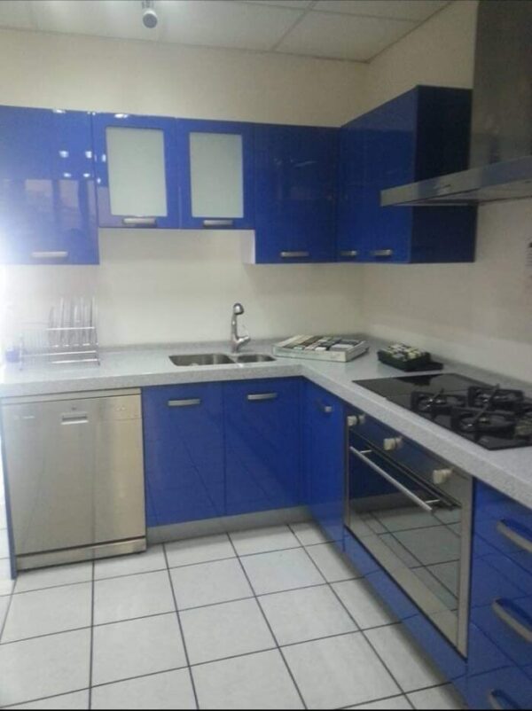 Cocina integral azul de Be happy PVC
